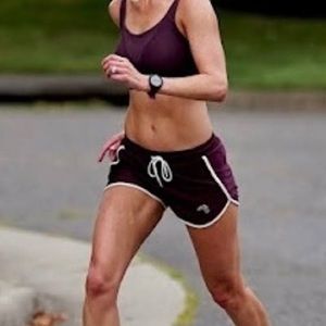 Tracksmith Van Cortland running shorts women’s size medium.